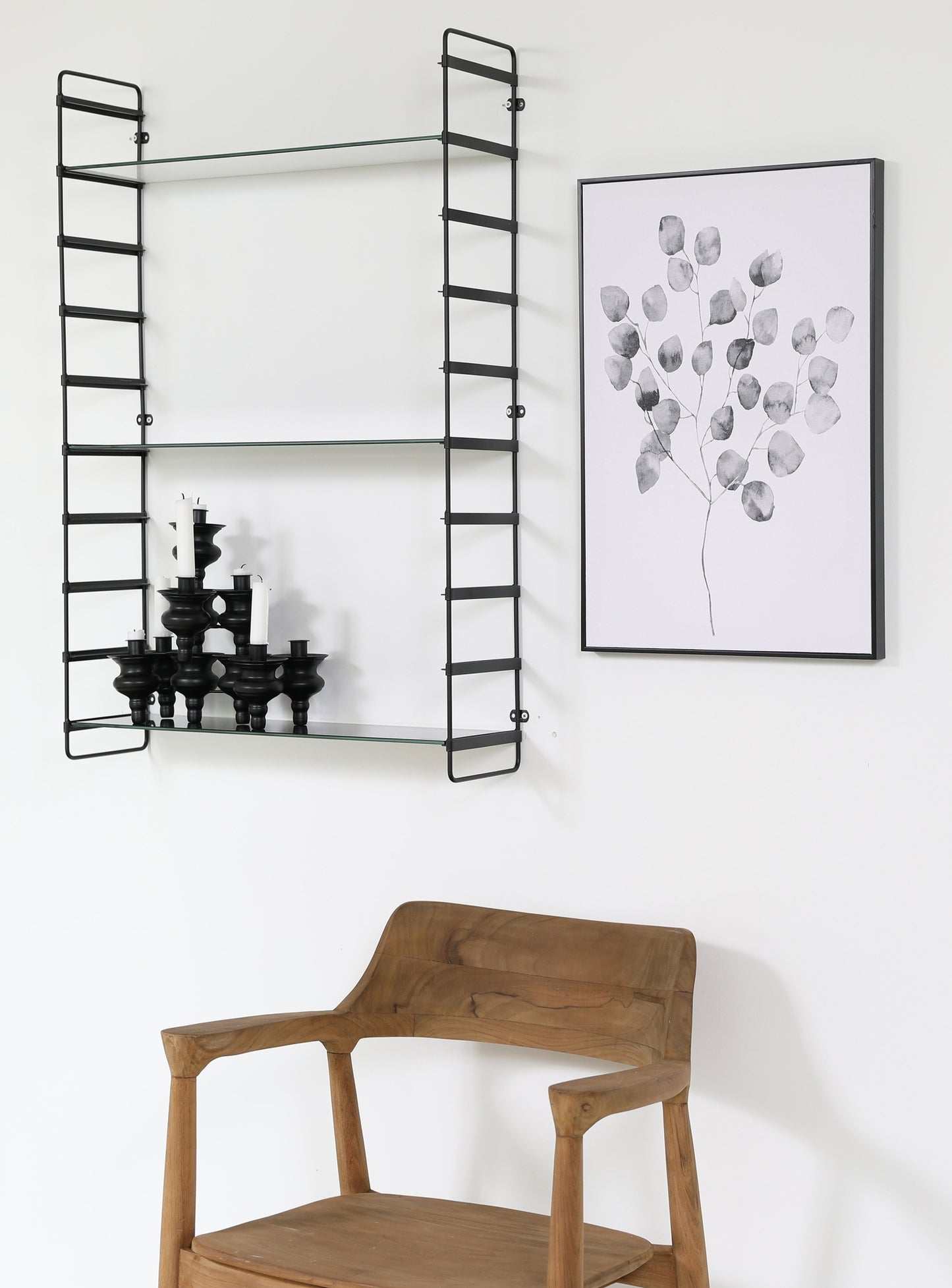 Grön glashylla med marmormönster