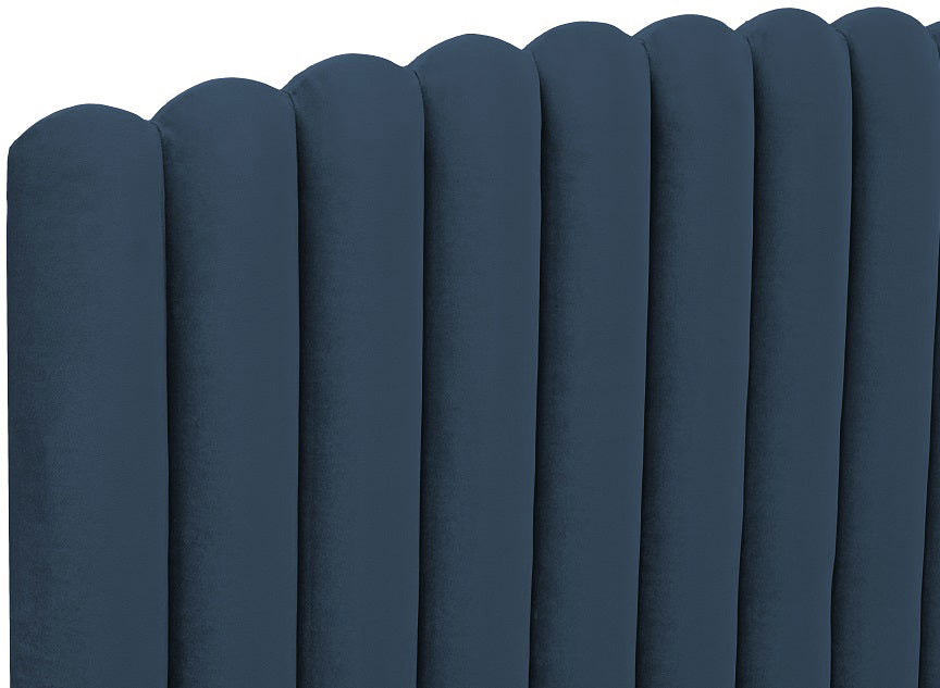 Bornholm sänggavel blå sammet