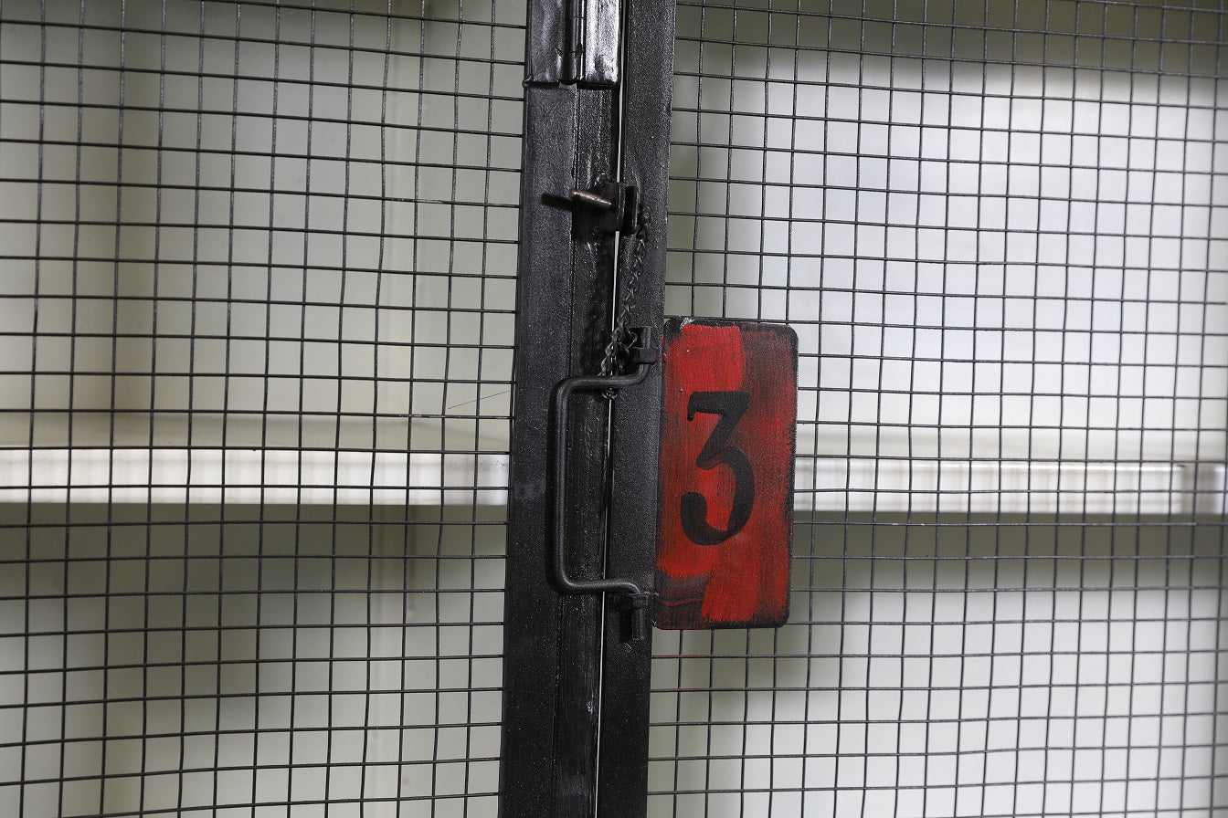 Vintage metallskåp 172x150 cm