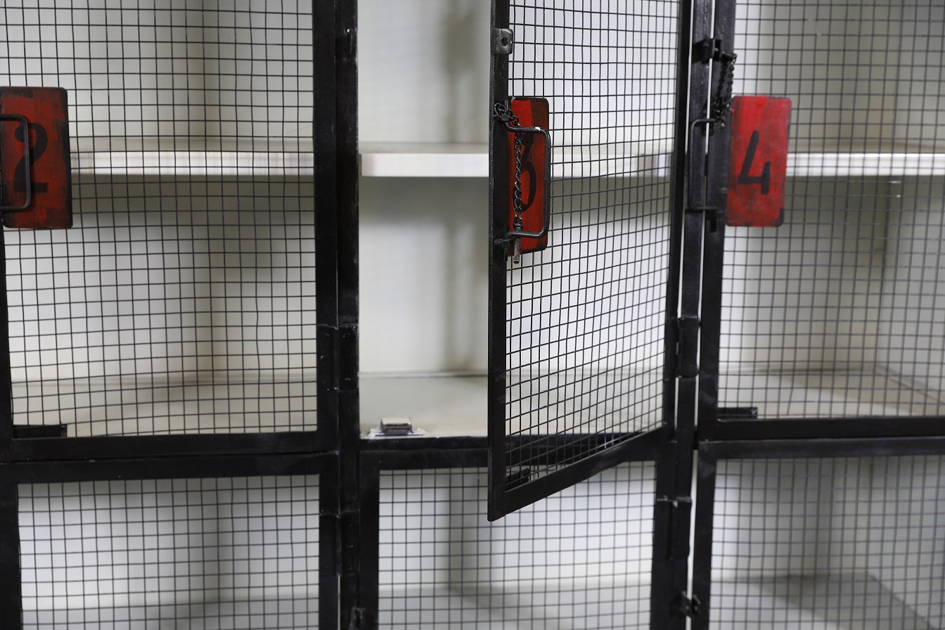 Vintage metallskåp 172x150 cm