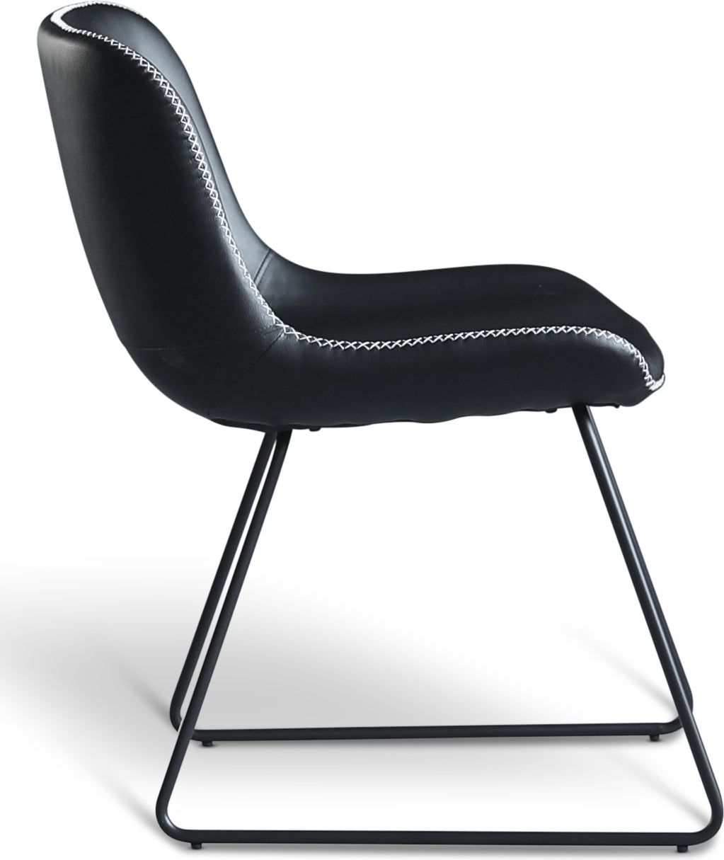 Texas stol i svart PU med ljus kontrastsöm