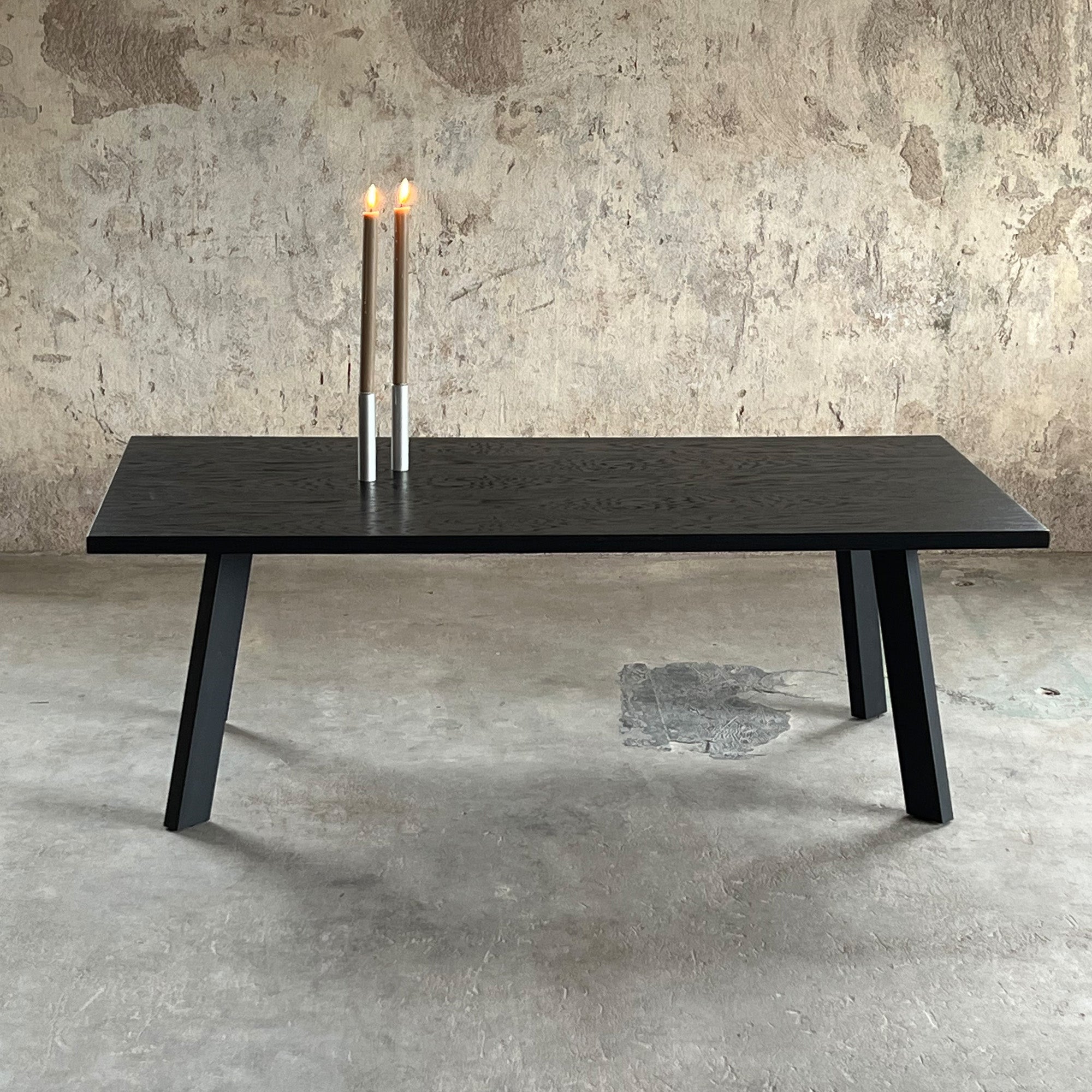 Dino soffbord 130×65 svartbetsad ekfanér/metall ben